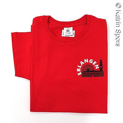 Shirt | 20,00 € | rotes Tshirt aus Baumwolle mit Aufdruck
Größen:XS,S,M,L,XL,XXL